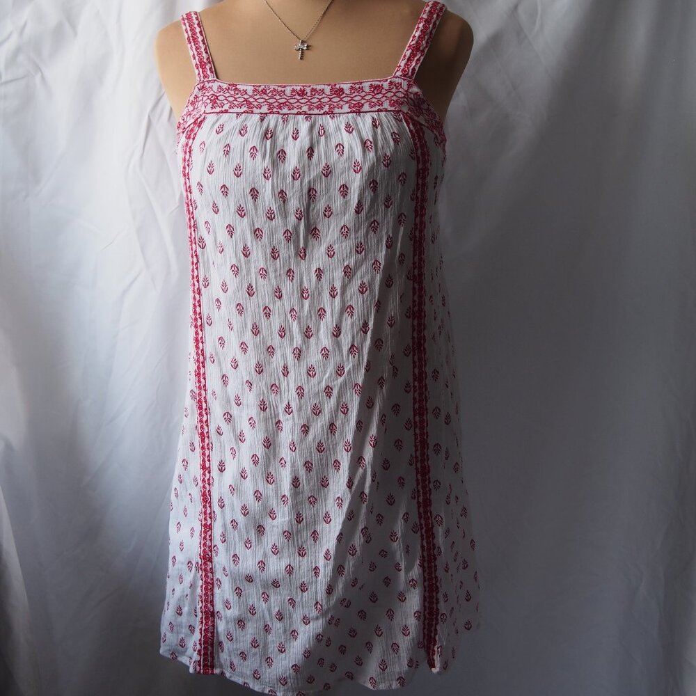 Old Navy Red/White Floral Embroidered Eyelet Smock Back Womens Dress Size M
